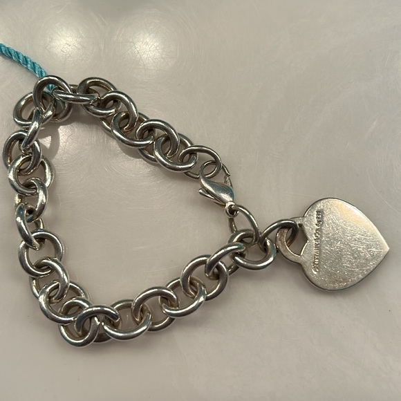 GUC Tiffany & co genuine heart bracelet - Picture 3 of 3
